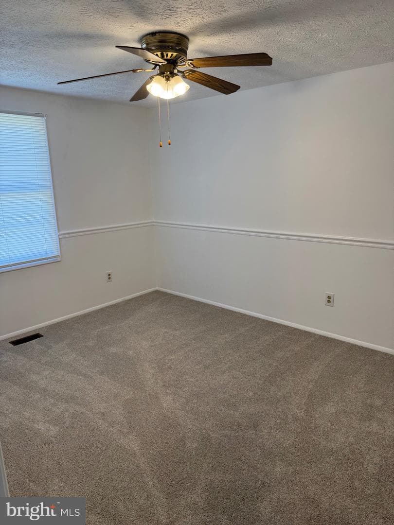540 Fuselage Avenue photo 11