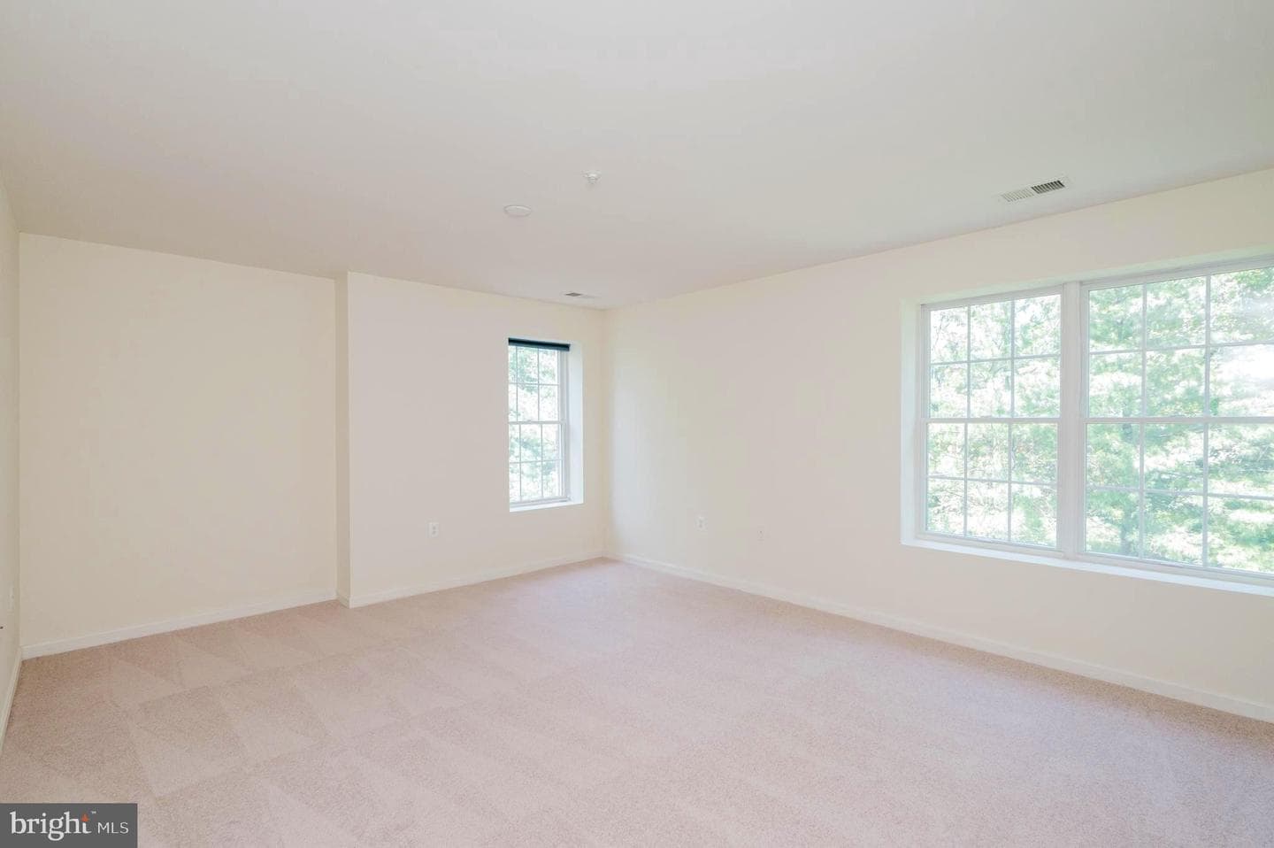 620 Straffan Drive #302 photo 22