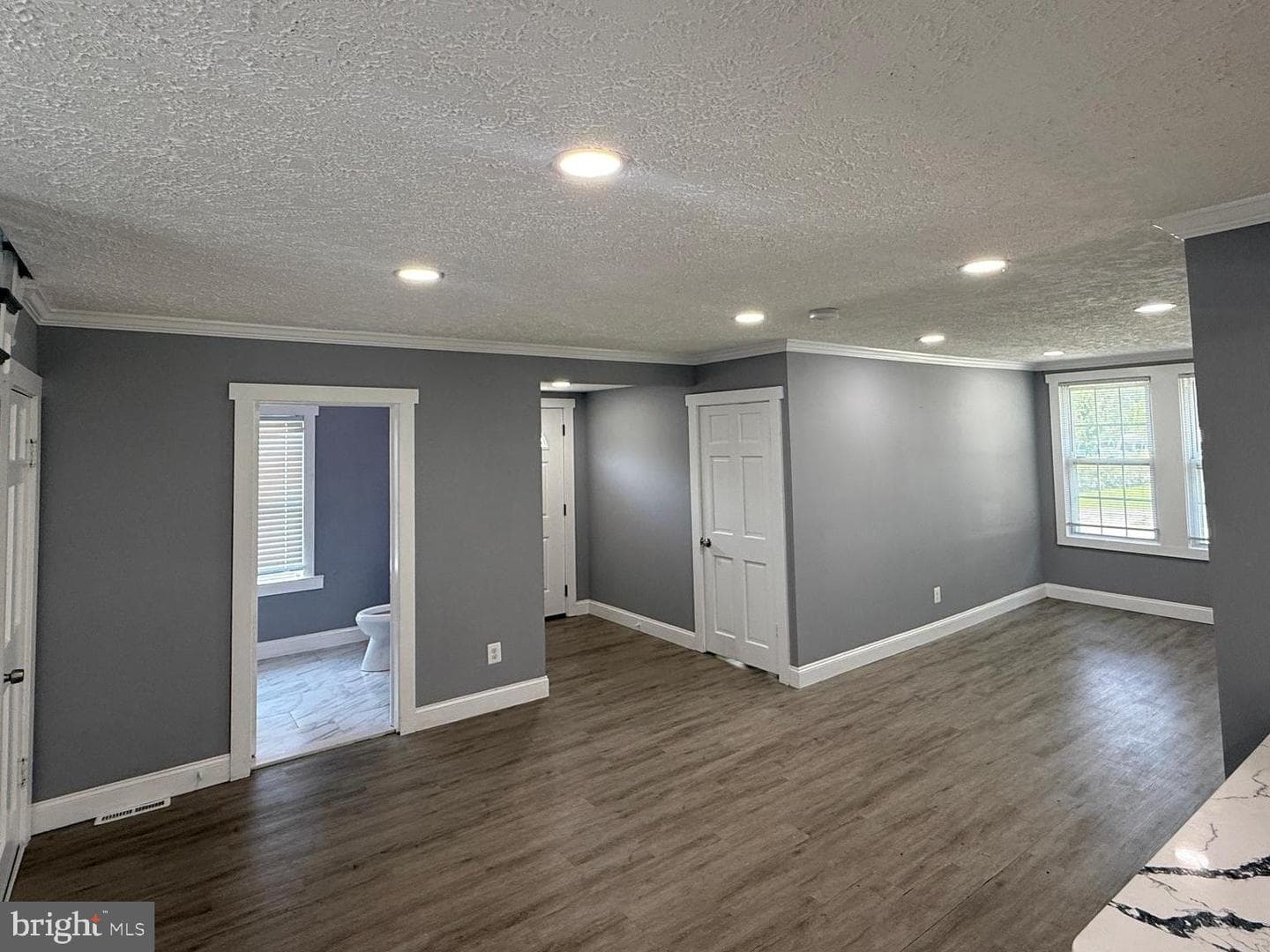 7875 Oakdale Avenue photo 10