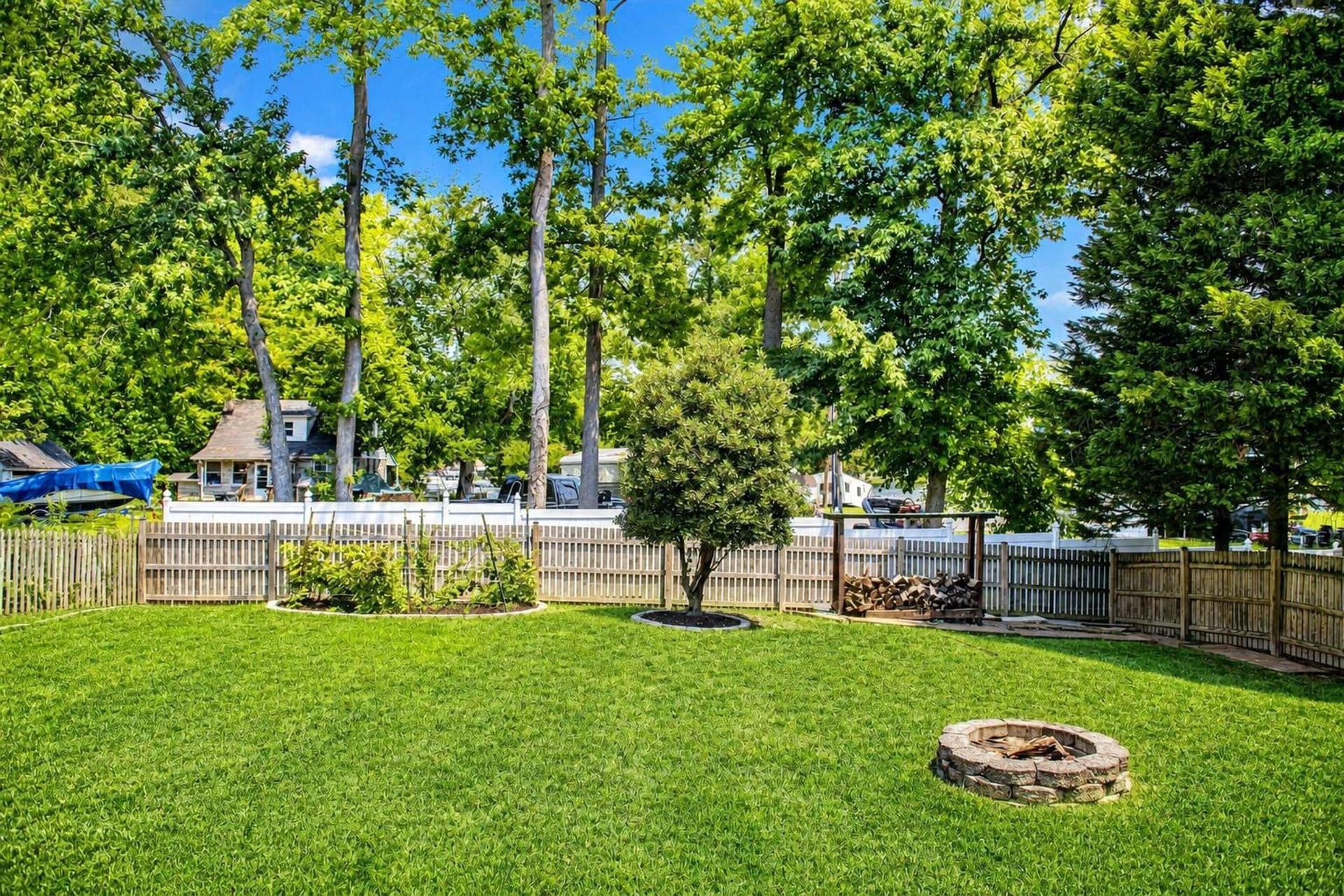 16 Woody Road photo 14