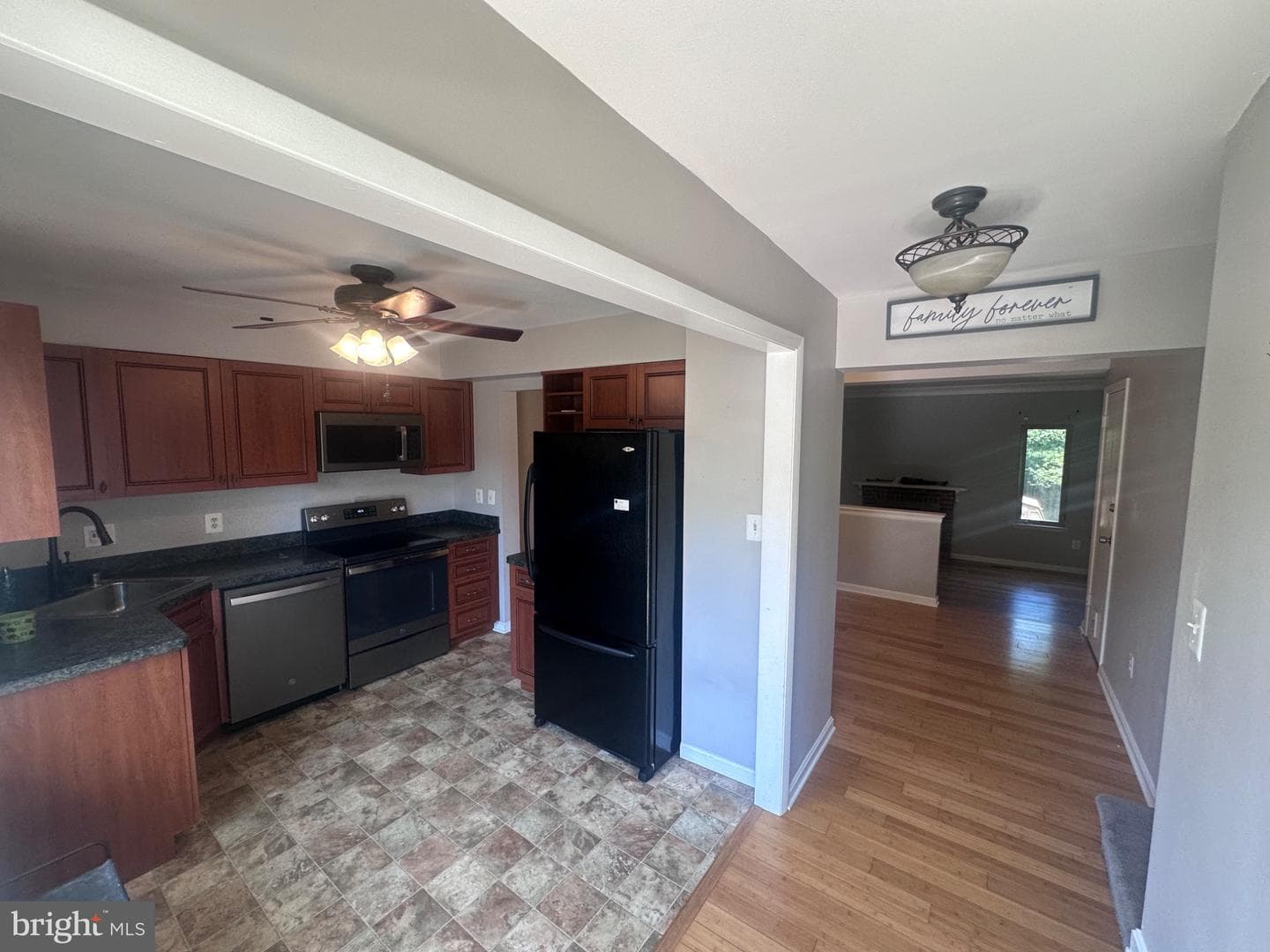 133 Bourbon Court photo 3
