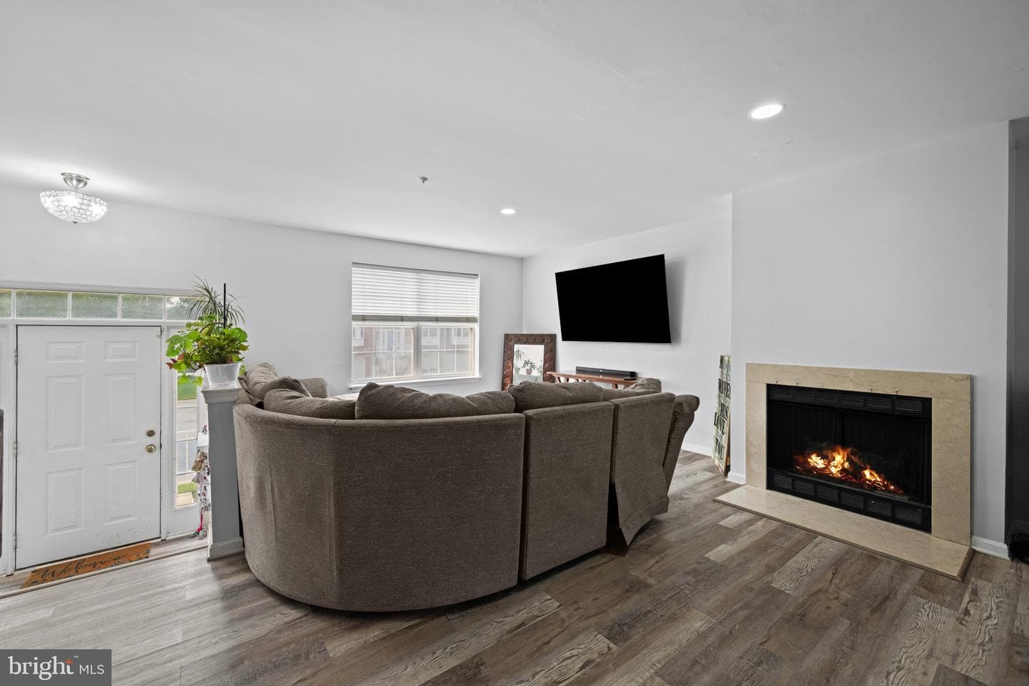 9523 Georgian Way photo 6