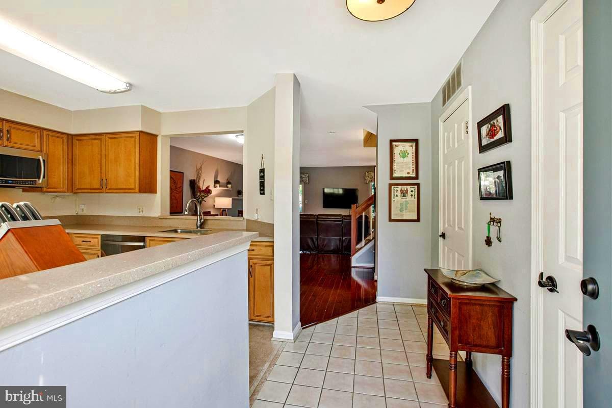 8006 Green Valley Lane photo 5