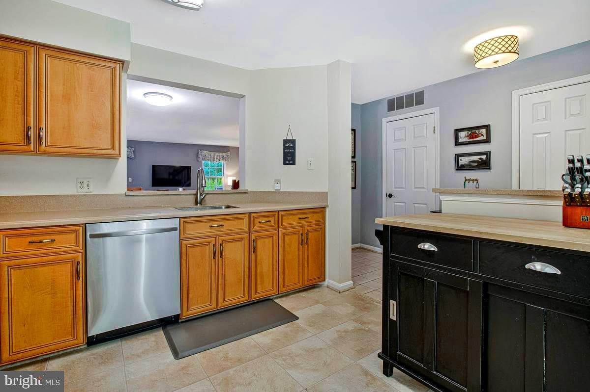 8006 Green Valley Lane photo 9