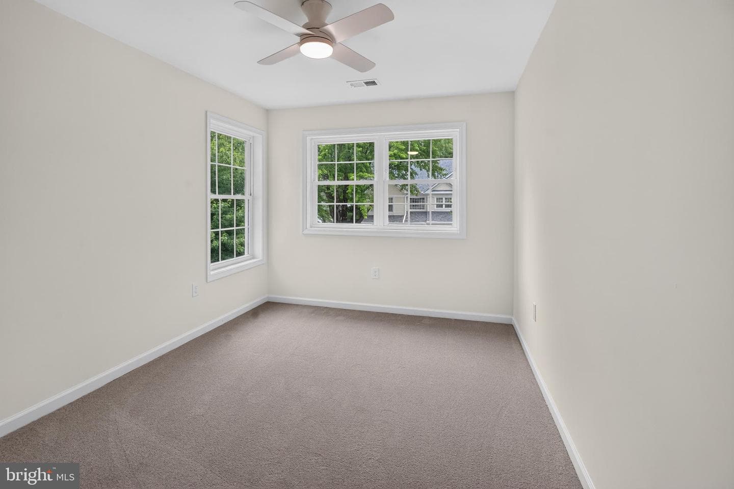 9536 Meadows Farm Drive photo 13