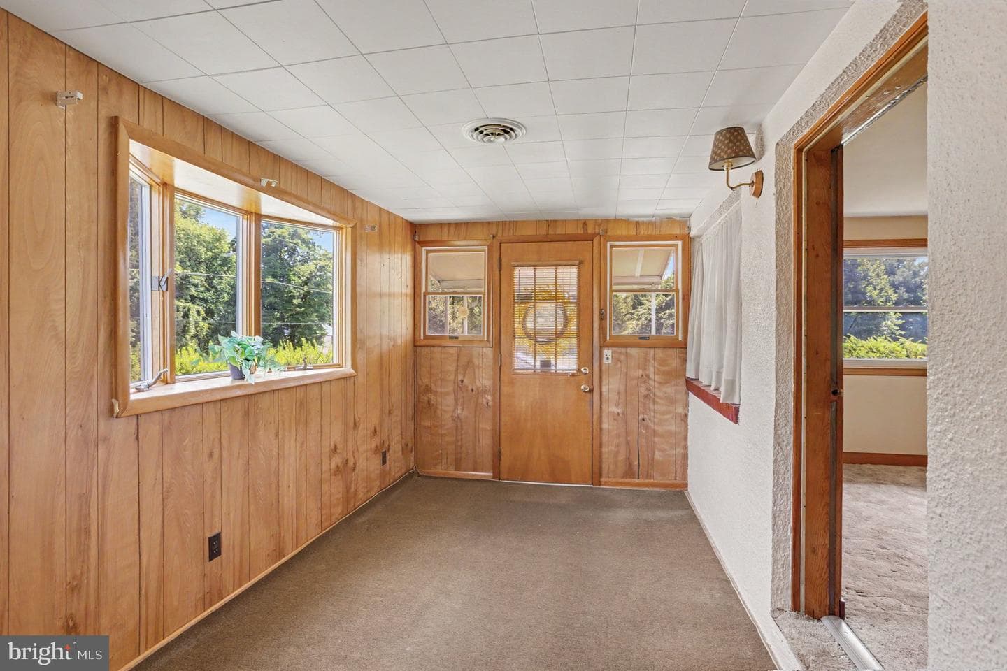 7437 New Cut Road photo 4