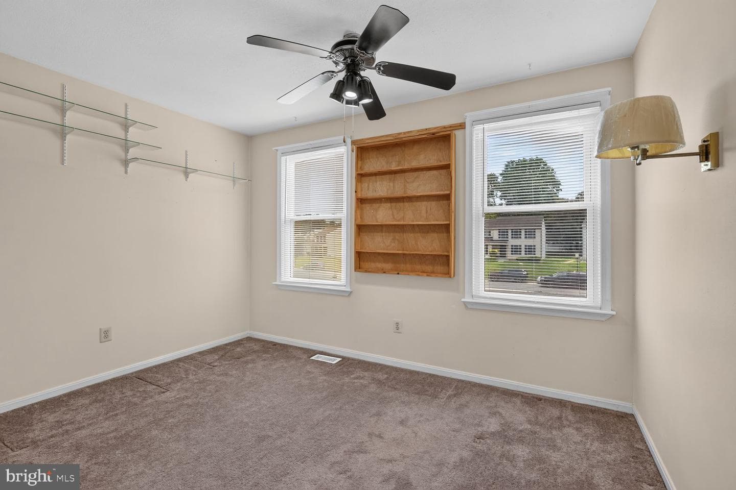 4225 Hanwell Road photo 19
