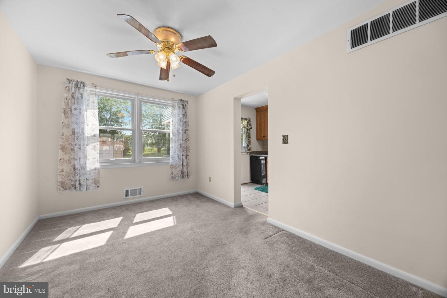 8549 Harris Avenue photo 9