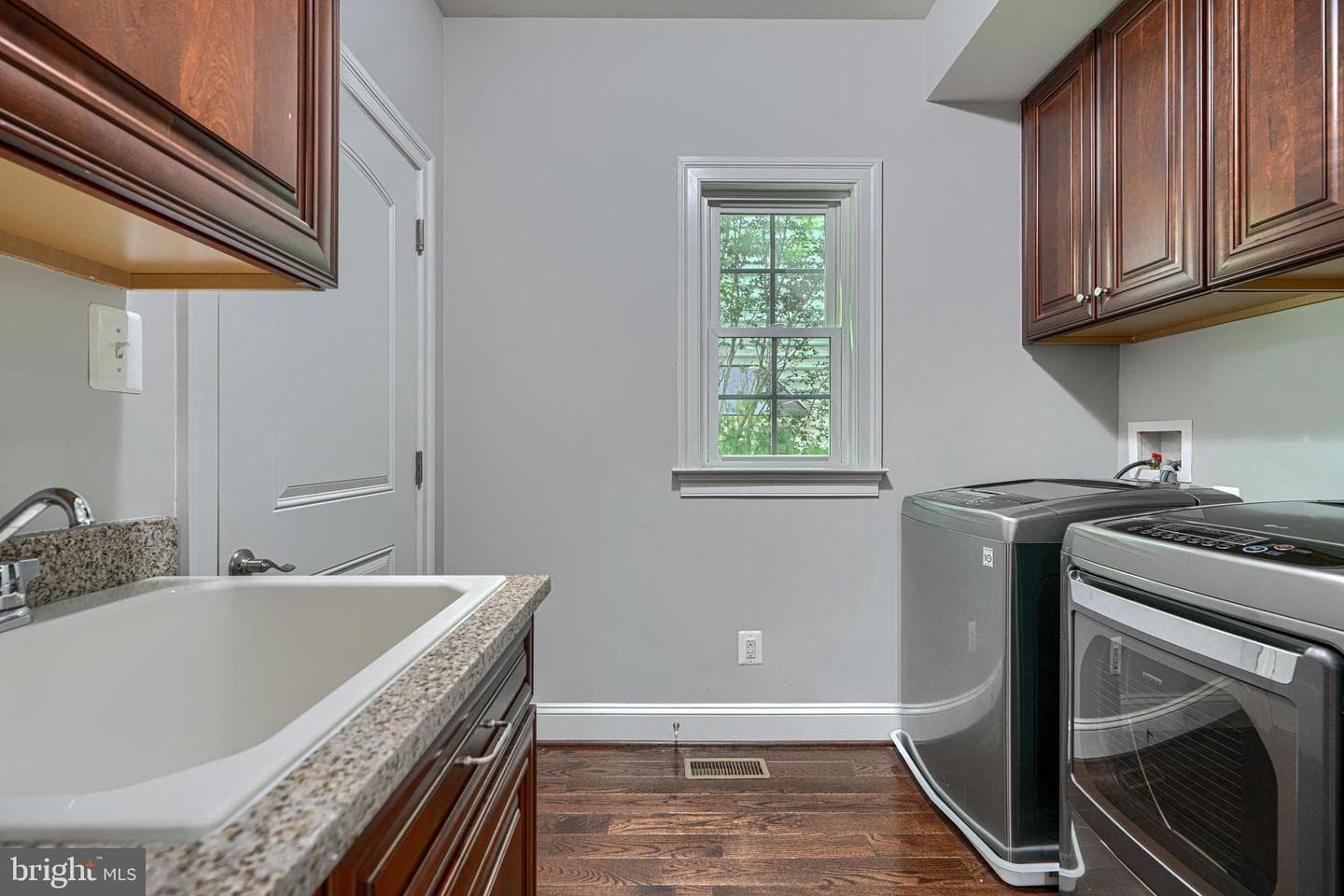 8608 Springvale Drive photo 16