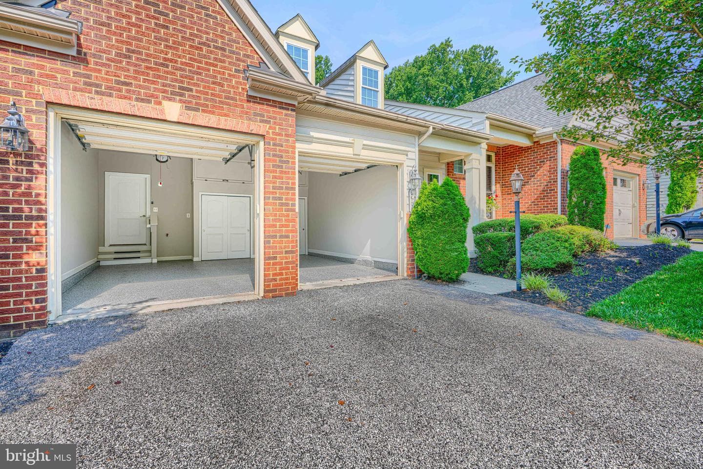 8608 Springvale Drive photo 4