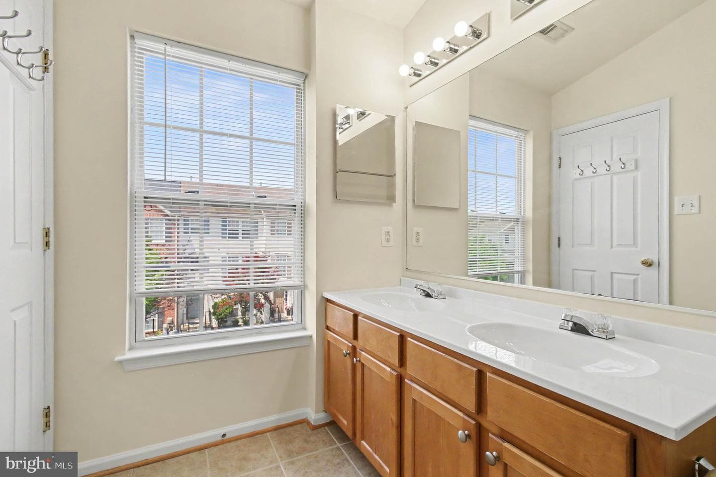 9715 Luguna Road photo 18