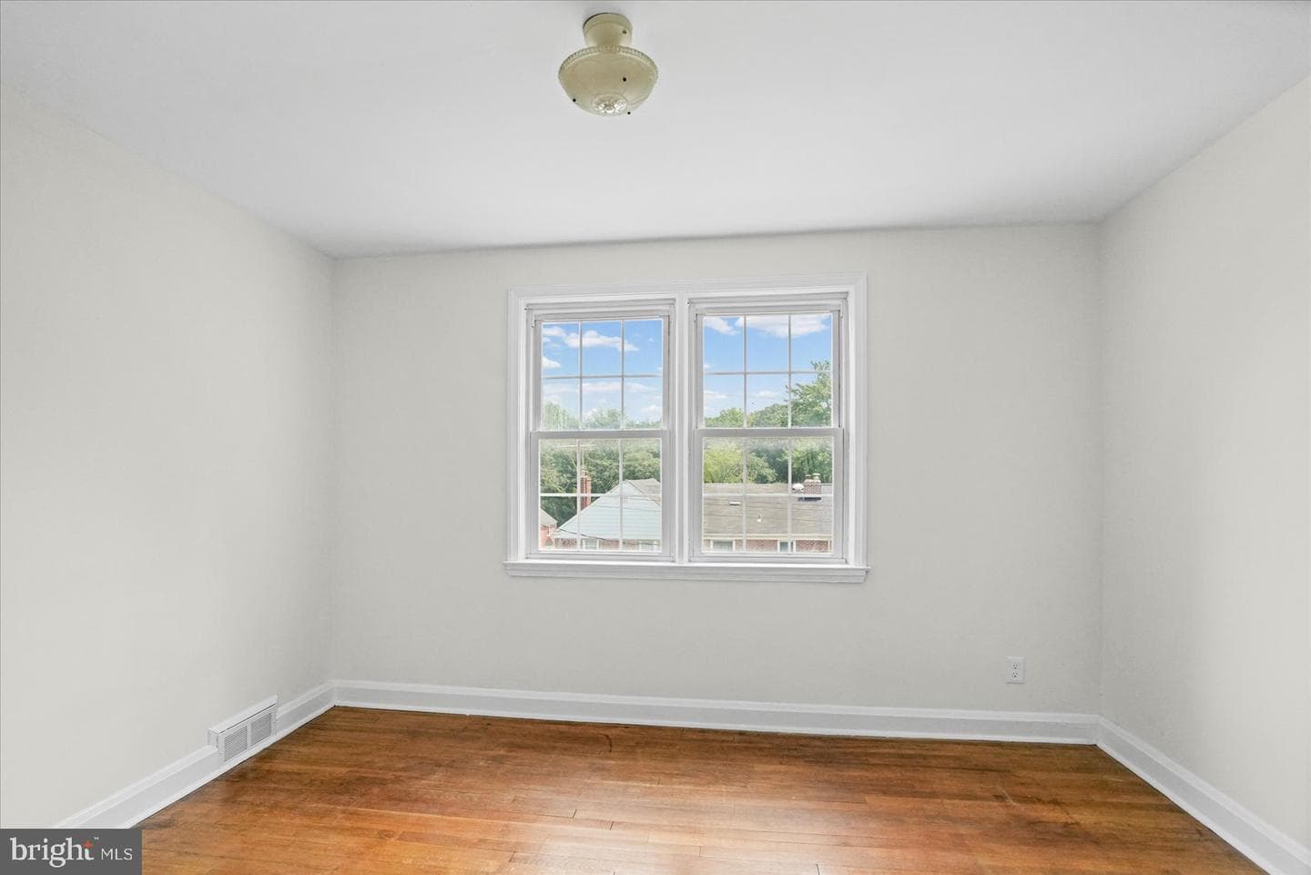 8113 Glen Gary Road photo 16