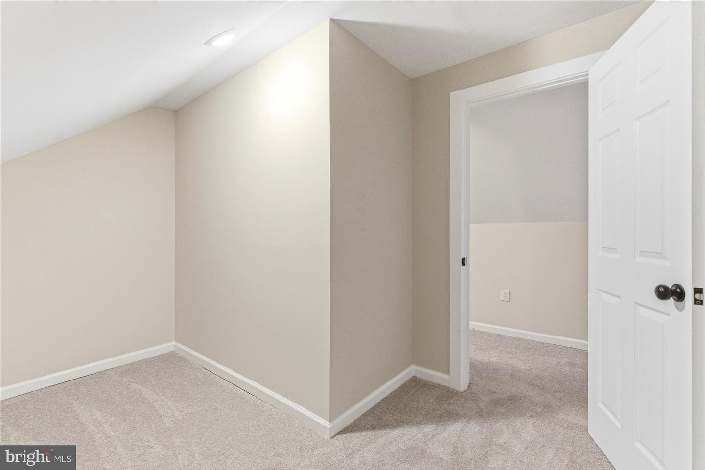 1 Glenwood Avenue photo 22