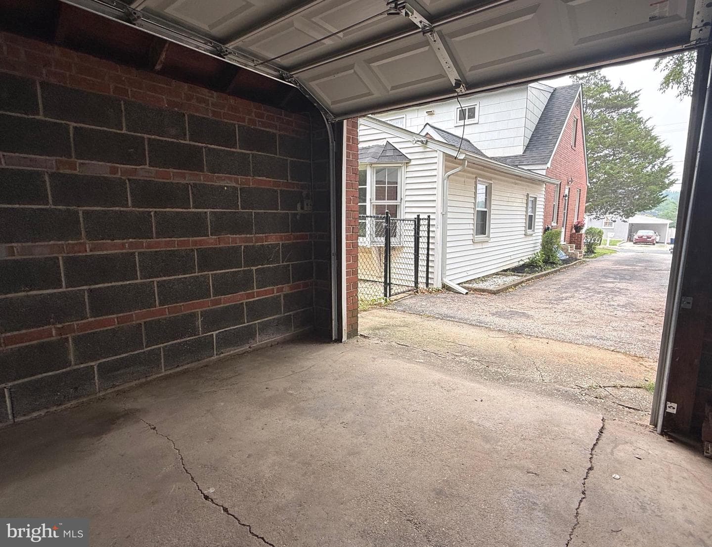 7915 Rolling View Avenue photo 14