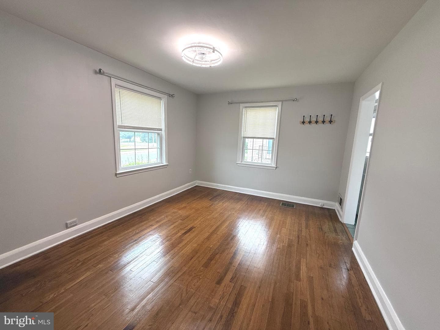 7915 Rolling View Avenue photo 24