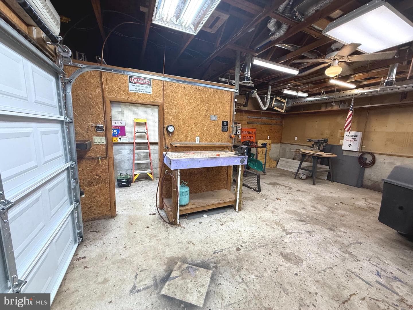 1418 Spring Avenue photo 43