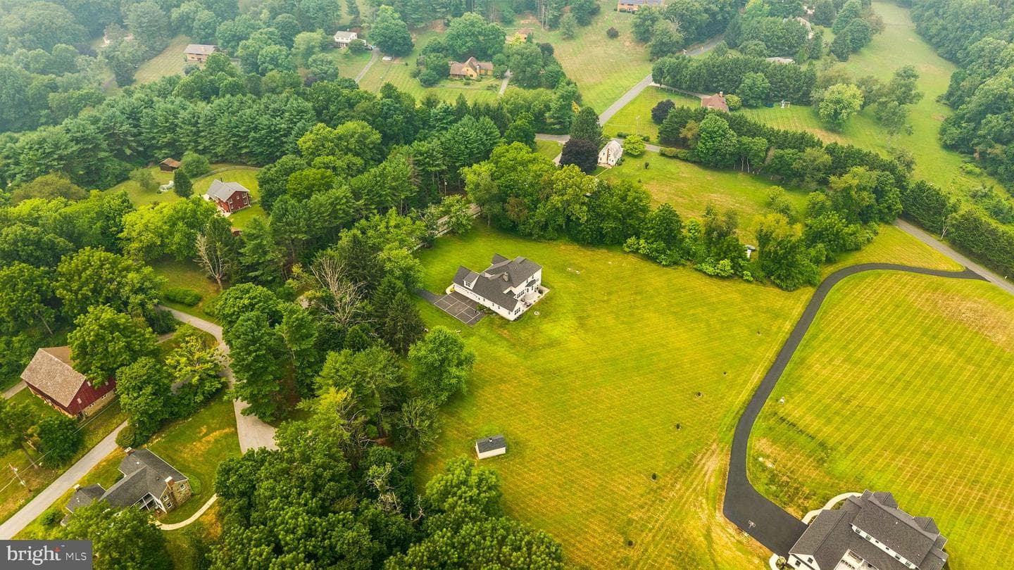 18207 Bunker Hill Road photo 8