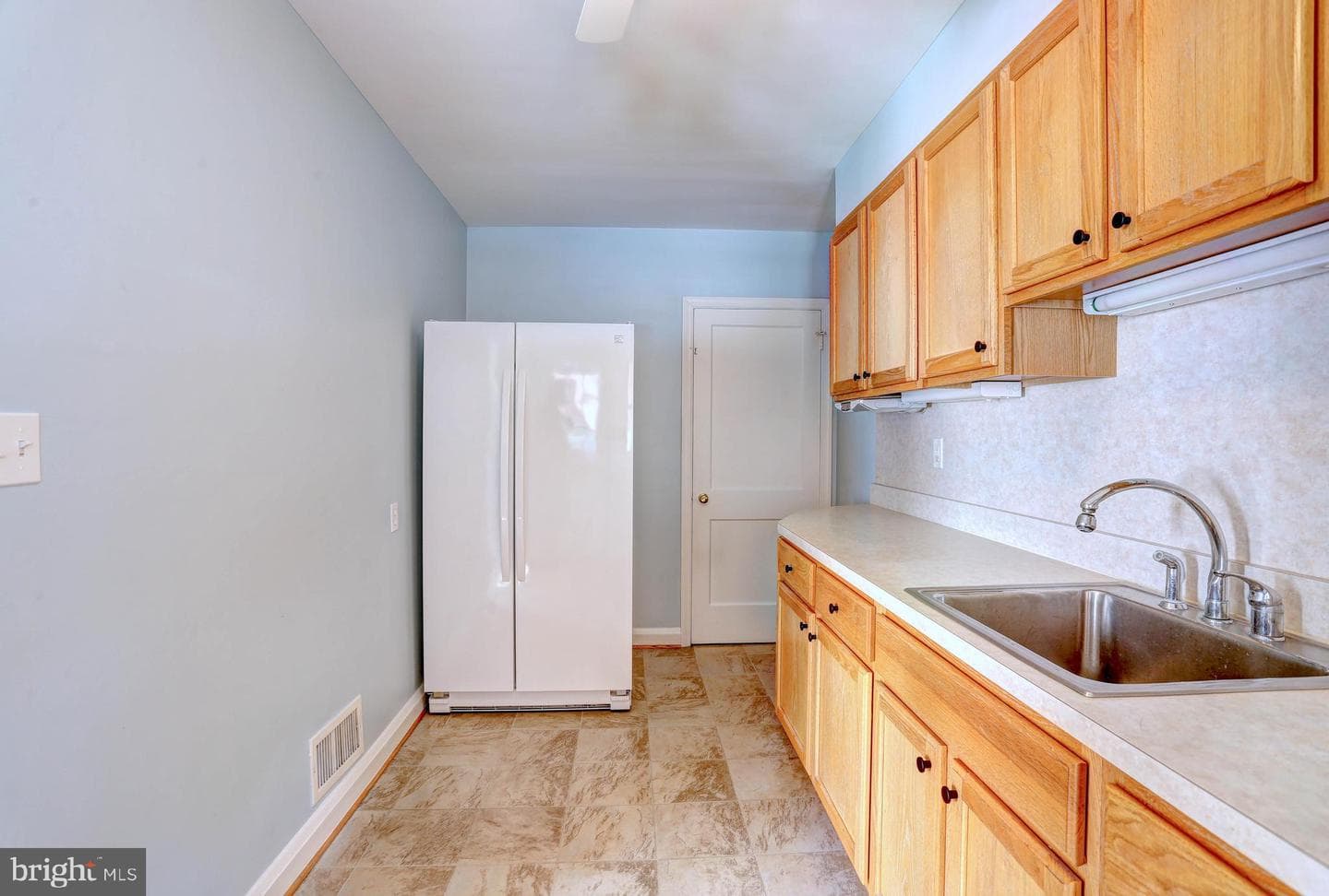 831 Bosley Avenue photo 9
