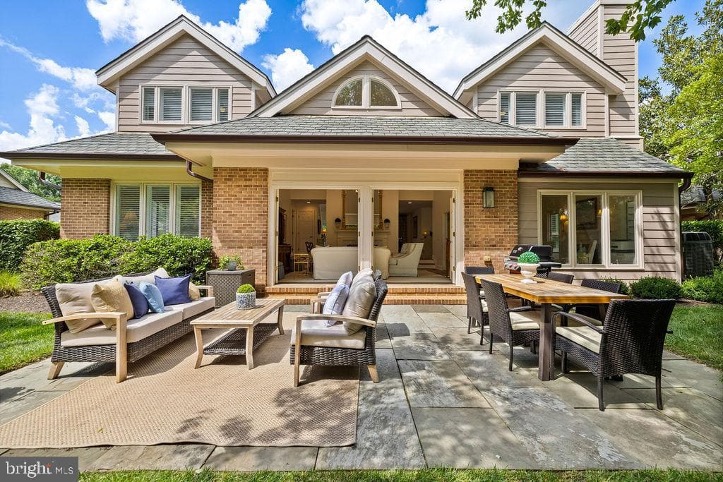 15 Fieldspring Court photo 1