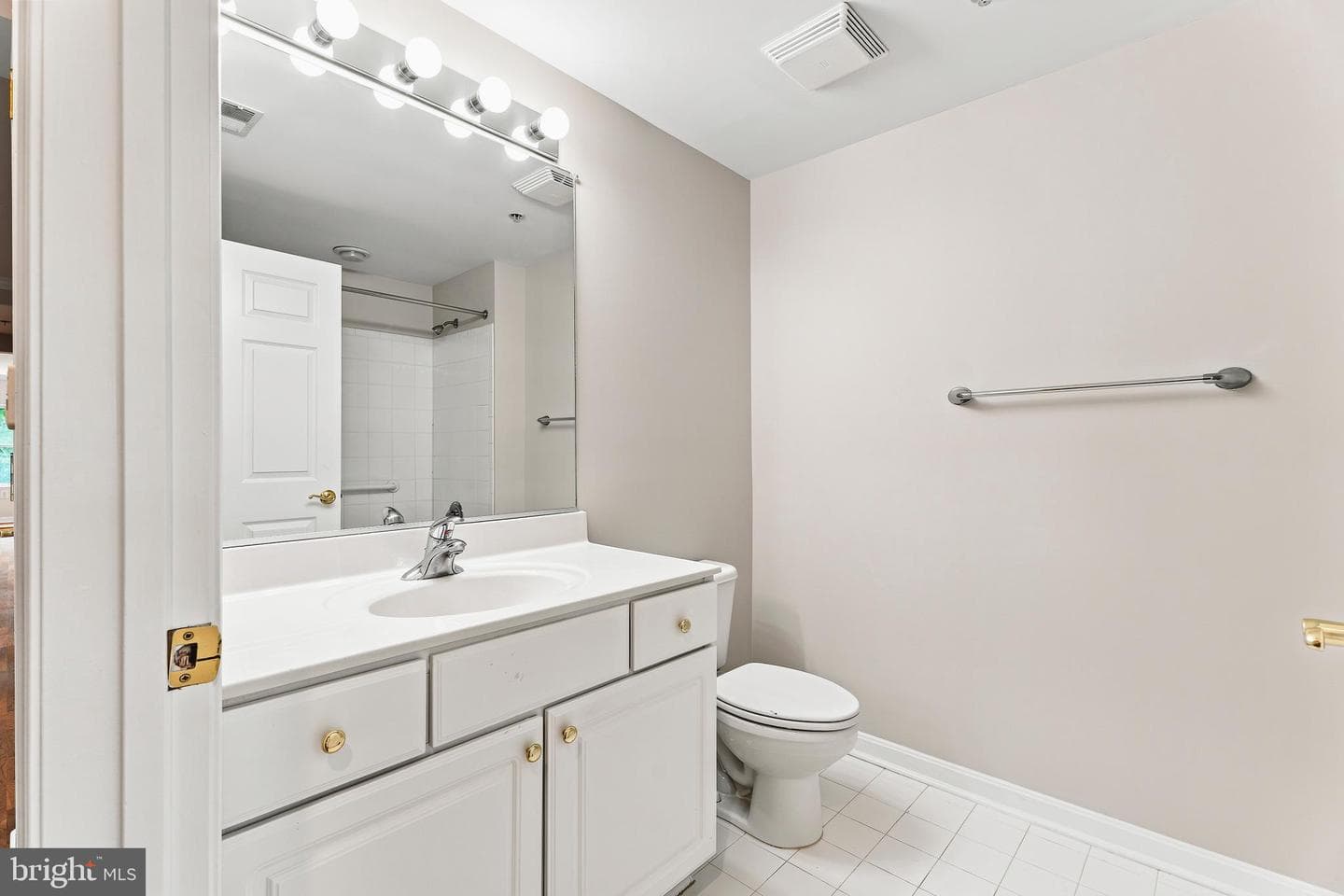 12240 Roundwood Road #203 photo 28