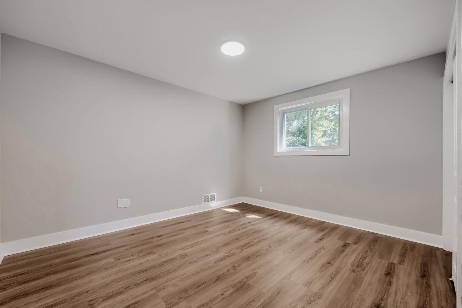 1200 Dublin Court photo 21