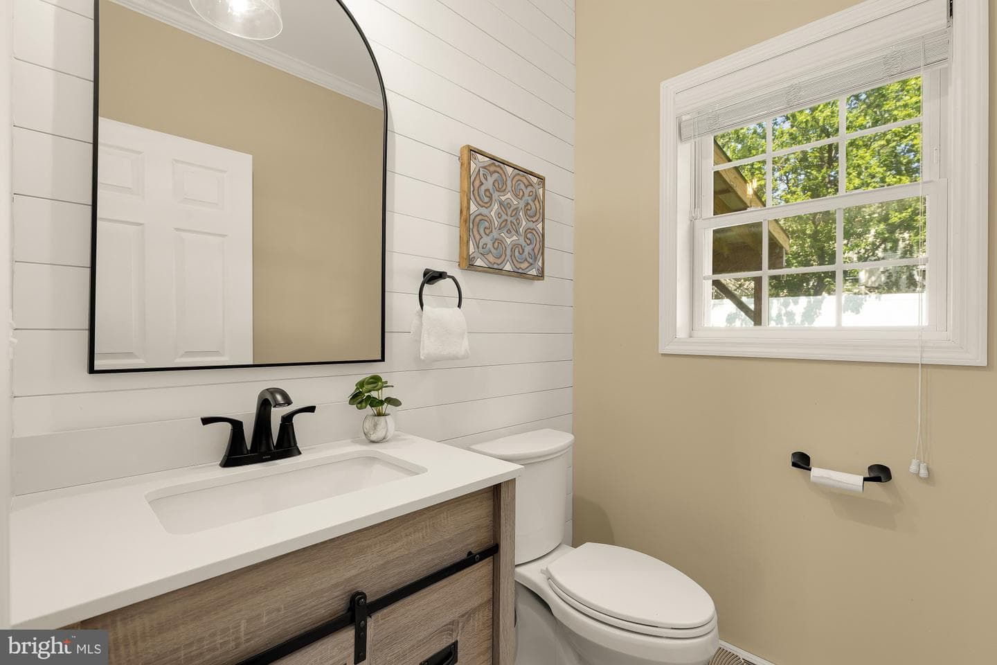 1831 Clarke Boulevard photo 12