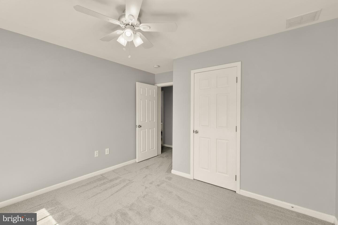 1831 Clarke Boulevard photo 33
