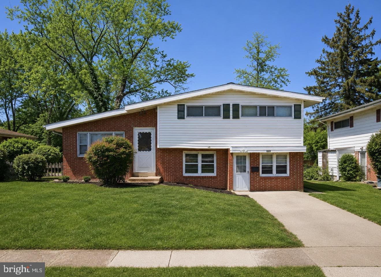 7419 Kalton photo 1