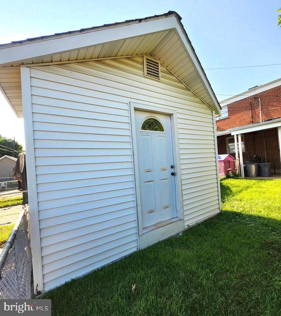 7393 Edsworth Road photo 19