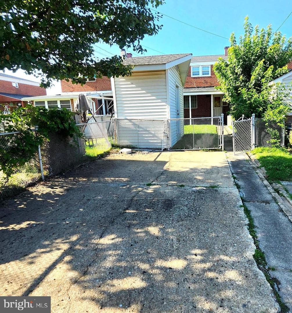 7393 Edsworth Road photo 20