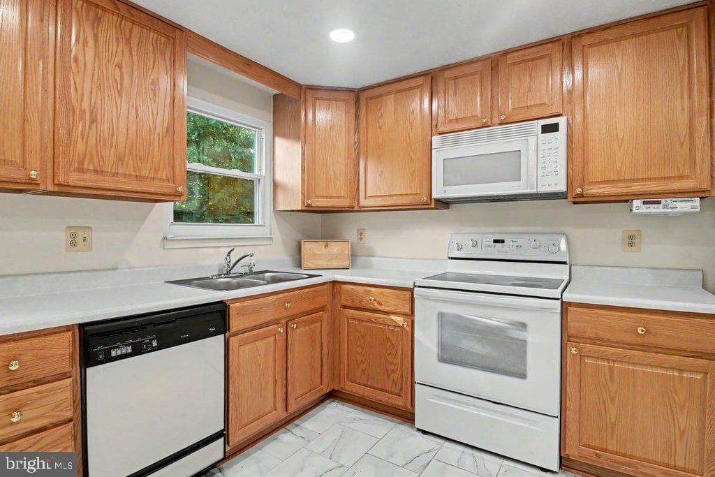 8805 Golden Tree Lane photo 10
