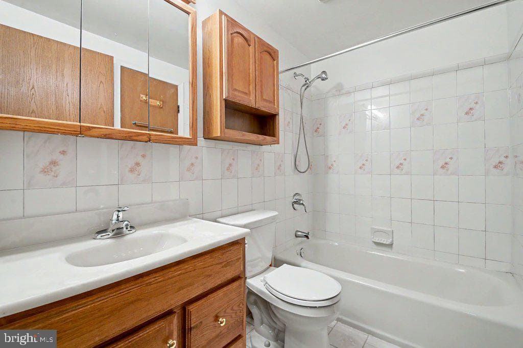 8805 Golden Tree Lane photo 22