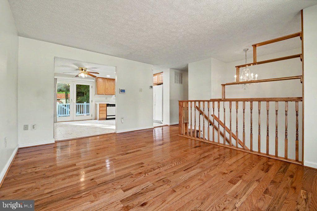 8805 Golden Tree Lane photo 6
