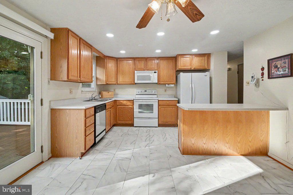 8805 Golden Tree Lane photo 9