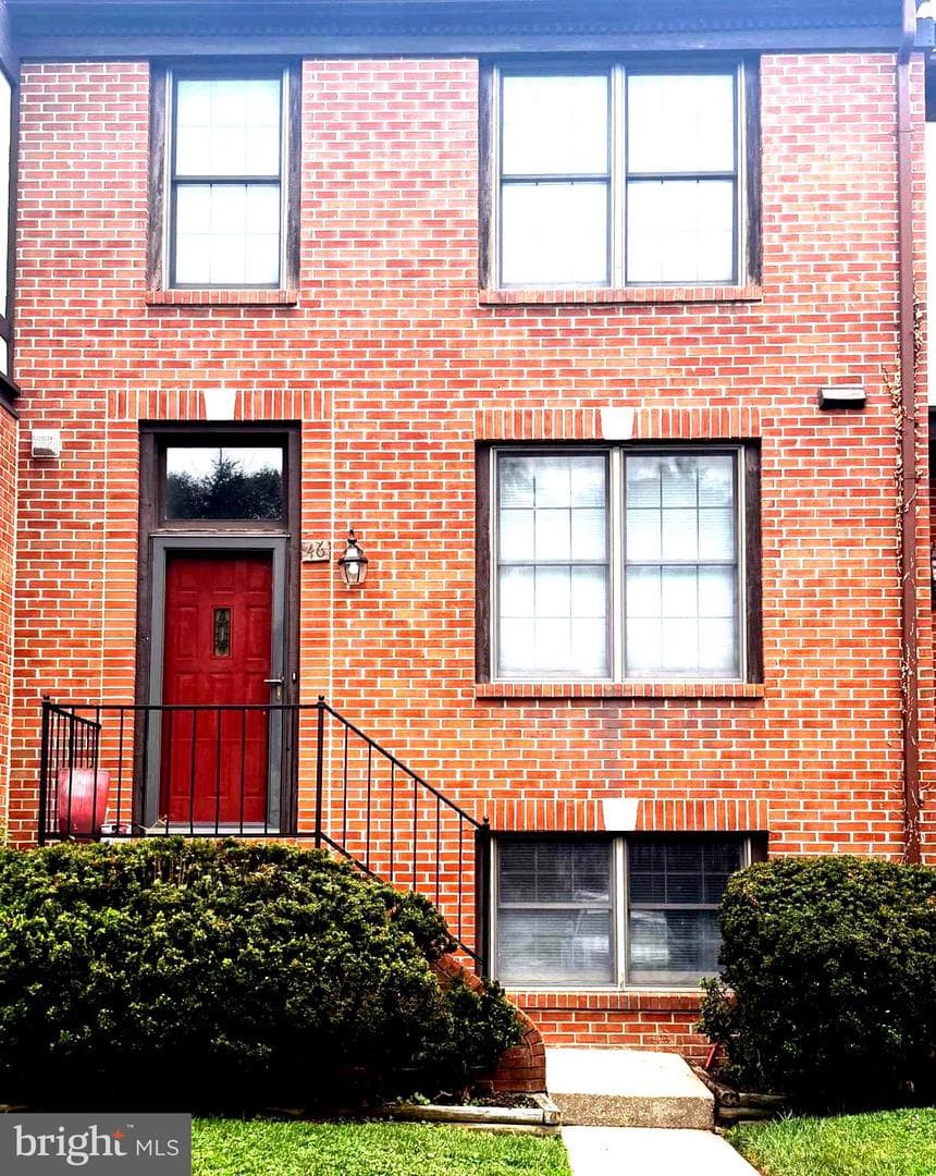 46 Rhodes Place photo 1