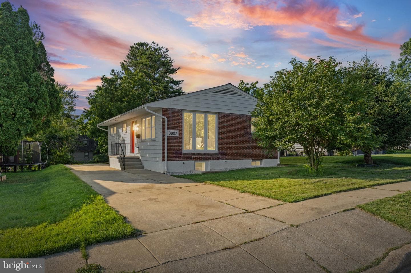 3807 Byfield Road photo 1