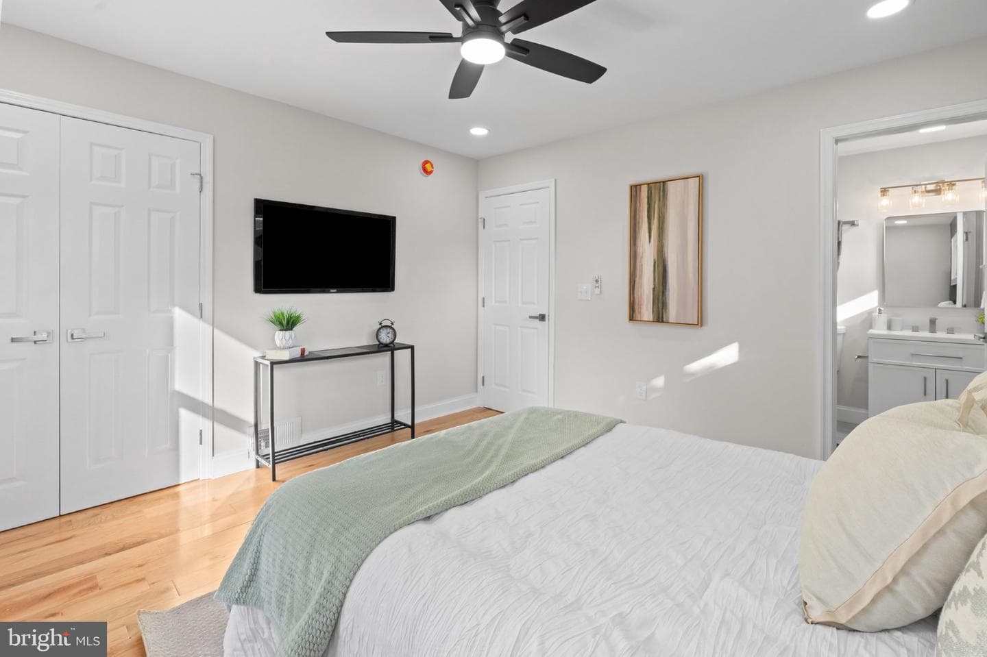 3807 Byfield Road photo 11