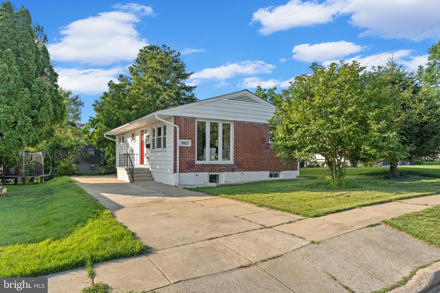 3807 Byfield Road photo 2