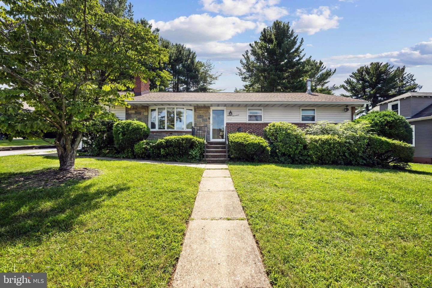 1917 Hillside Drive photo 1