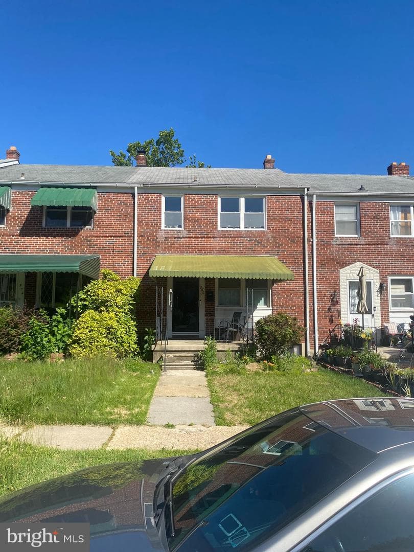 906 Masefield Road photo 1