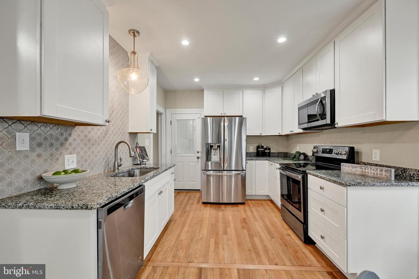 2630 Wycliffe Road photo 1