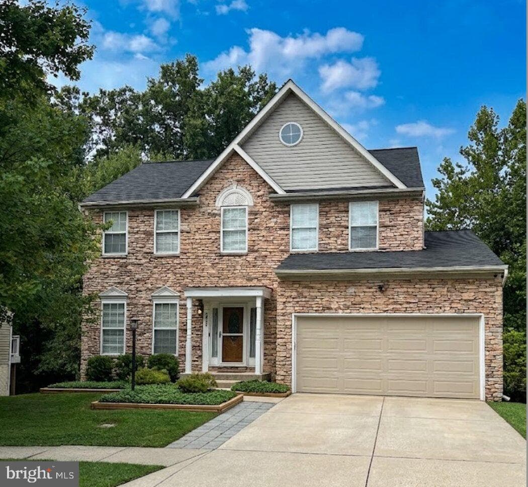 5082 Springhouse Circle photo 1