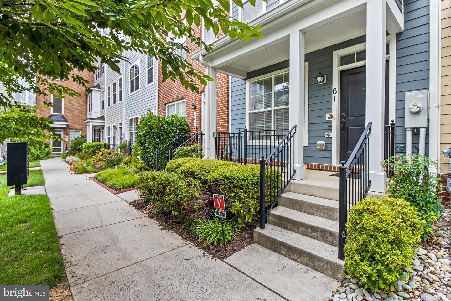 61 Linden Place photo 1