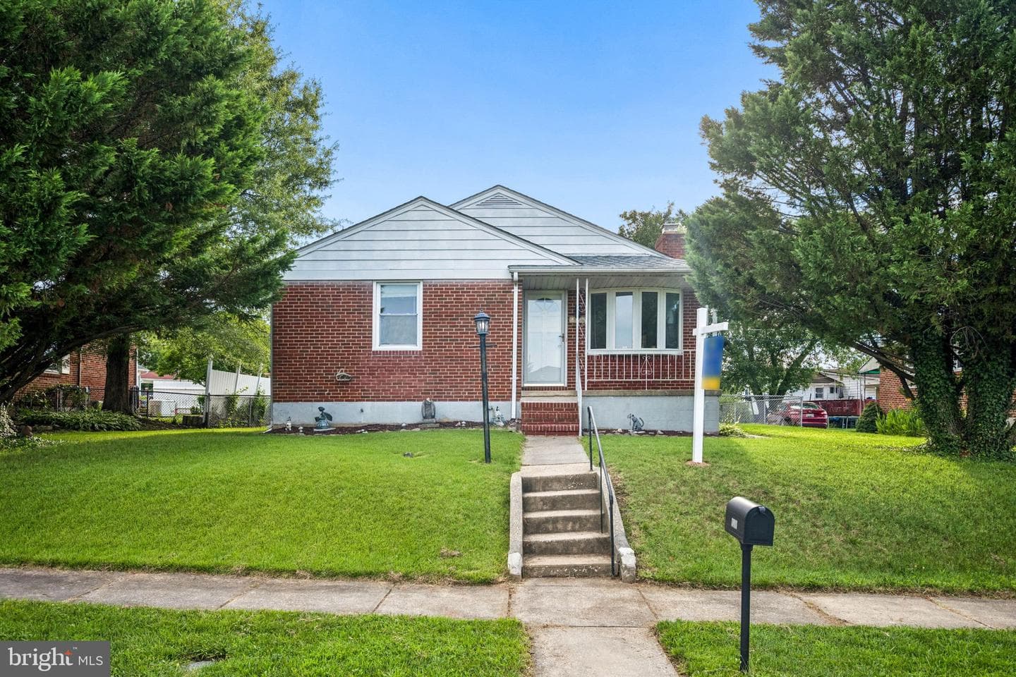 5814 Comstock Avenue photo 1