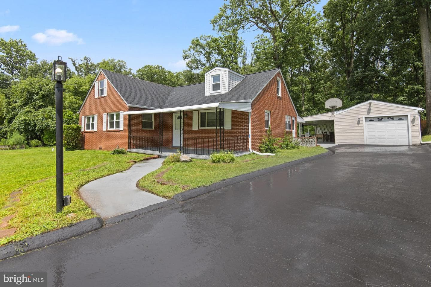 1404 Spring Avenue photo 1