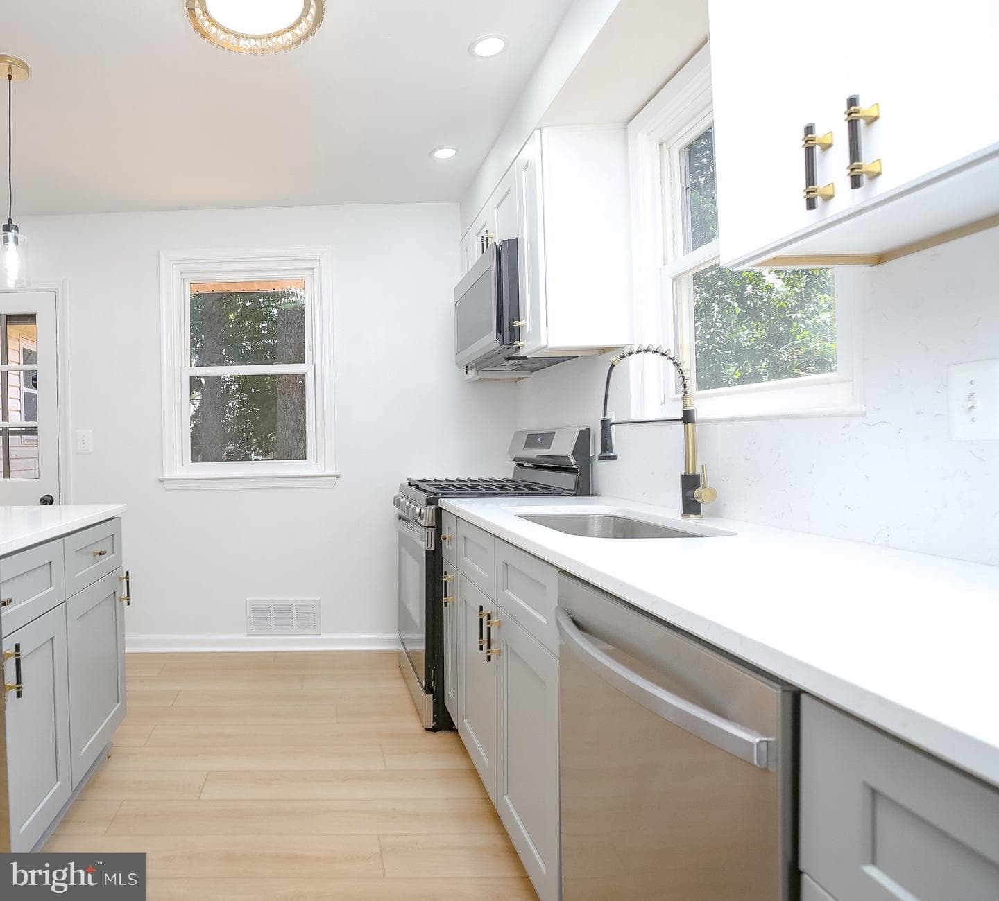 3661 Clifmar Road photo 1
