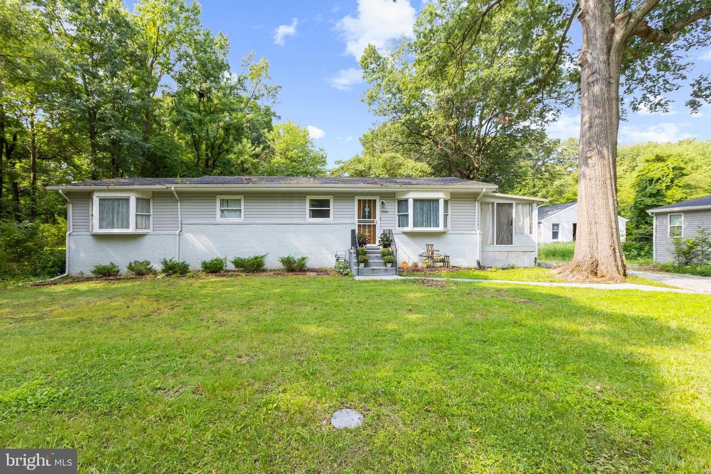 1326 Goodwood Avenue photo 1
