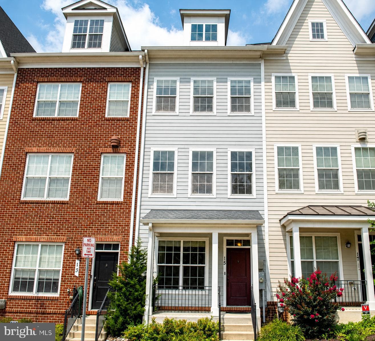 15 Willow Avenue photo 1