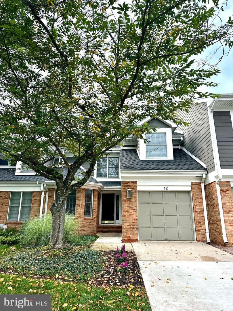 12 River Oaks Circle photo 1