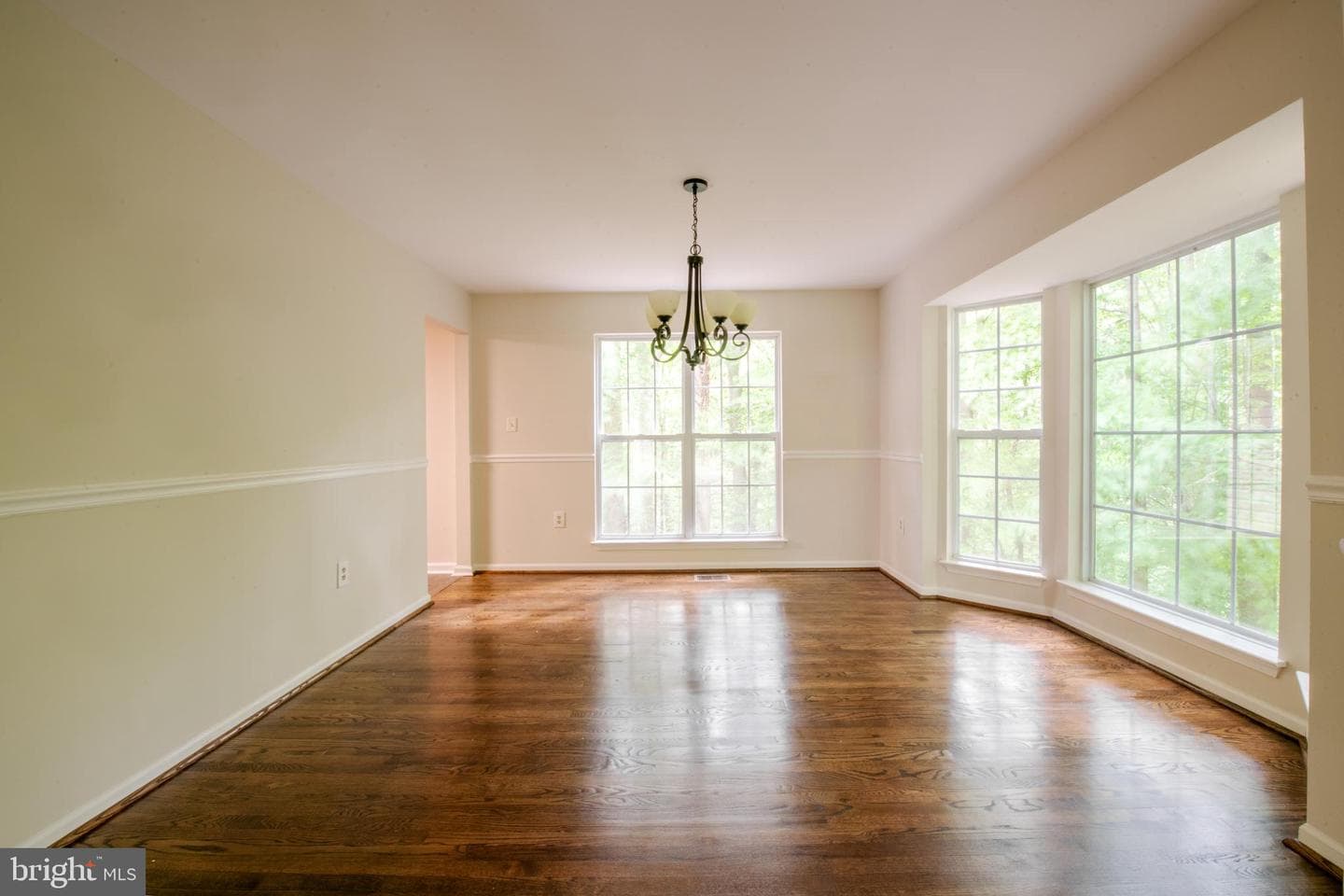 2424 Woodland Court photo 11